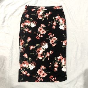 FRENCH LAUNDRY black with pink  flowers pencil skirt sizeS NEW